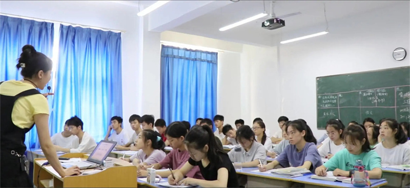 创新复读收费标准__创新国际升学率